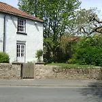 The Greyhound, Hackforth Near 酒店