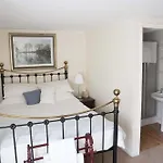 The Greyhound, Hackforth Near 3*
