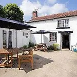 The Greyhound, Hackforth Near