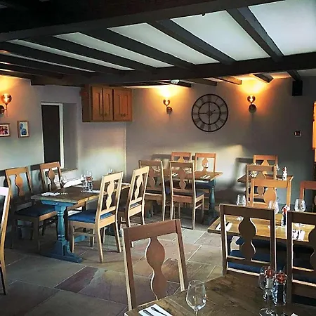 The Greyhound, Hackforth Near Hotel 3*