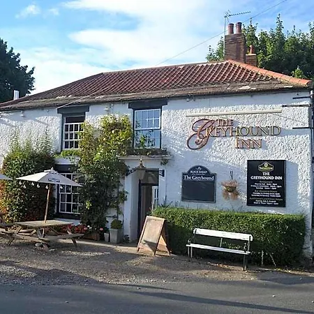 The Greyhound, Hackforth Near Hotel 3*