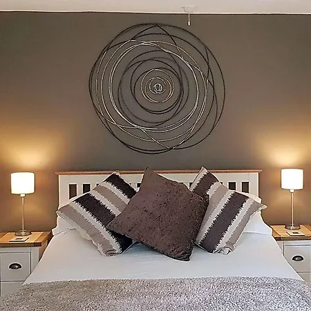The Greyhound, Hackforth Near Hotel 3*