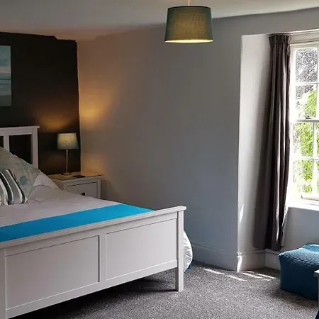 The Greyhound, Hackforth Near