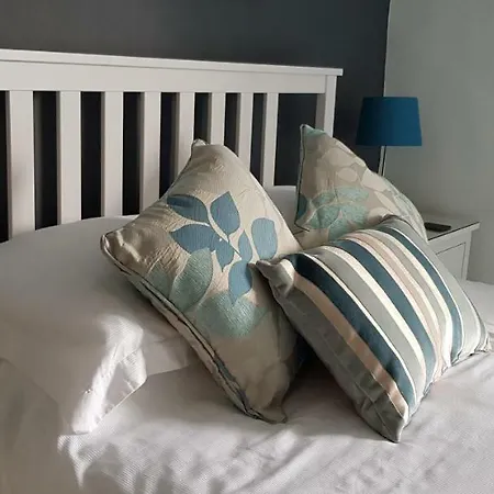 The Greyhound, Hackforth Near