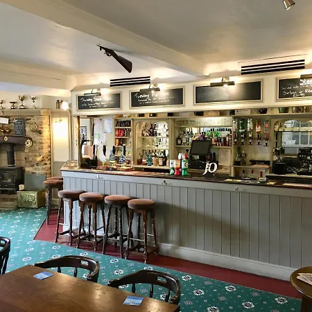 The Greyhound, Hackforth Near 酒店 3*