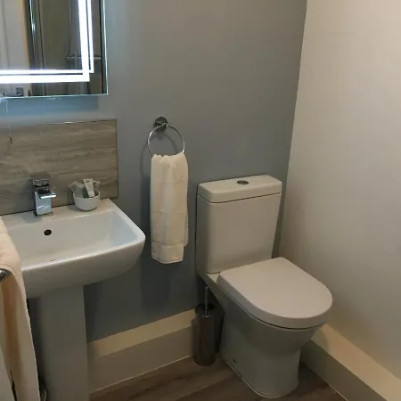 The Greyhound, Hackforth Near 3* בידייל