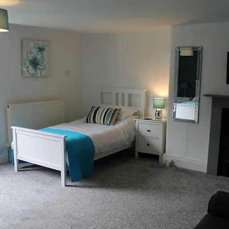 The Greyhound, Hackforth Near בידייל