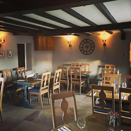 Inn Greyhound 3*
